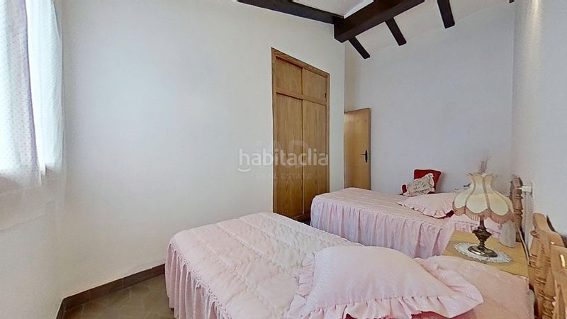 Foto abf17fd0-ca6f-4f35-93b7-ba190f8542c0. Masia amb aparcament a Eslida