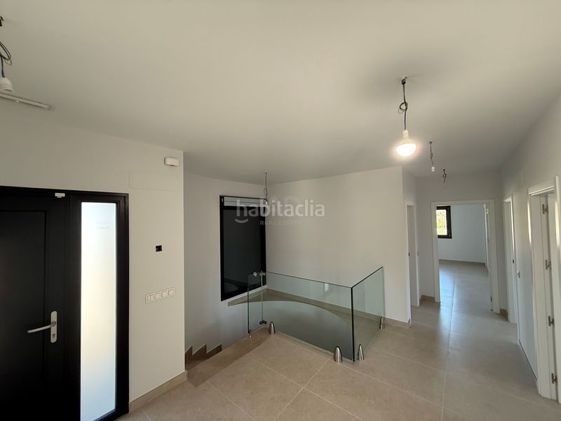 Foto 0bc3b75d-96bd-4952-bbbd-ee95019900b7. Casa amb calefacció aparcament piscina a Casa Amarilla Galapagar