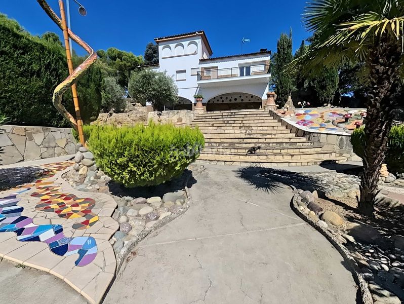 Foto e8b0a9d7-b70f-4a83-92cd-cb5786b88b47. Casa amb calefacció aparcament piscina a Sentiu de Sió (La)