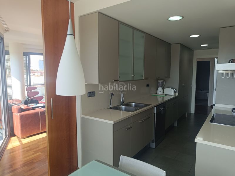 Foto e0a79f20-ab4d-40e8-beba-9f7a756e6ca3. Pis amb calefacció a Provençals del Poblenou Barcelona