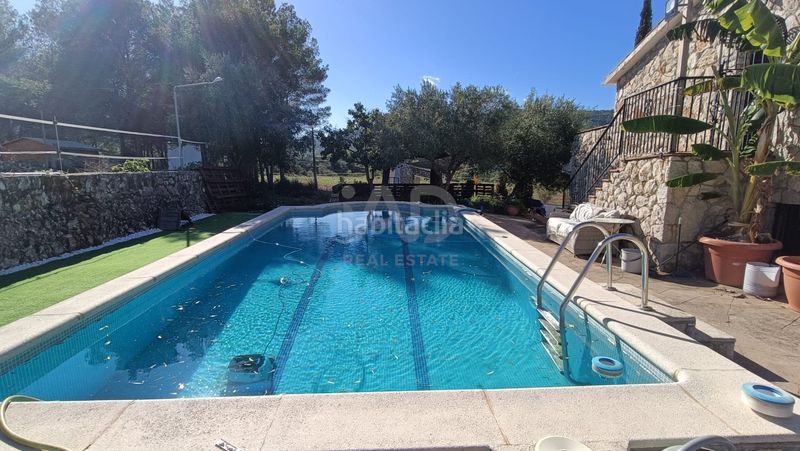Foto 646db866-3c9a-4317-a5b4-53f50595f380. Casa amb aparcament piscina a Canyelles