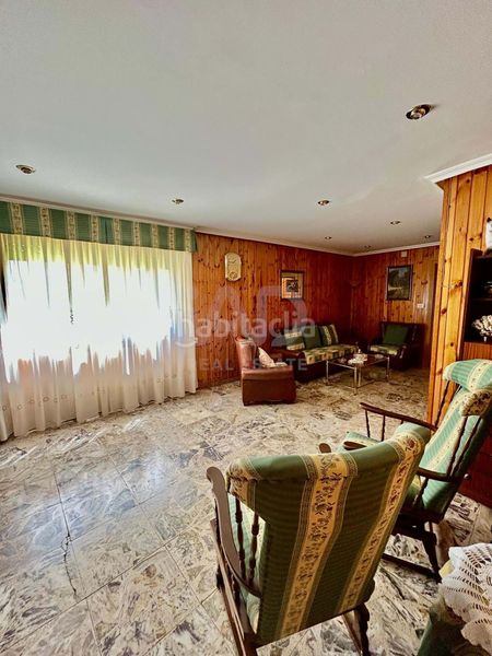 Foto a7df7a95-a47e-4095-9748-9d3219f4b0b9. Casa amb calefacció aparcament a Bañeza (La)