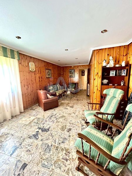 Foto c58f953d-e2e5-47bc-9f38-4c6b1d31821e. Casa amb calefacció aparcament a Bañeza (La)