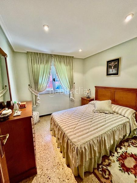 Foto da0de2f7-0b9c-42d8-878f-049384467e78. Casa amb calefacció aparcament a Bañeza (La)