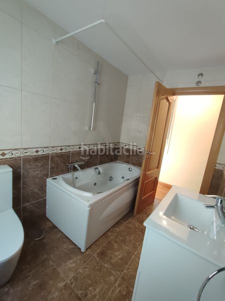 Foto ff4659a4-a0f0-405f-acca-d76c6c1aa5c7. Pis a calle los sitios 5 a Astorga