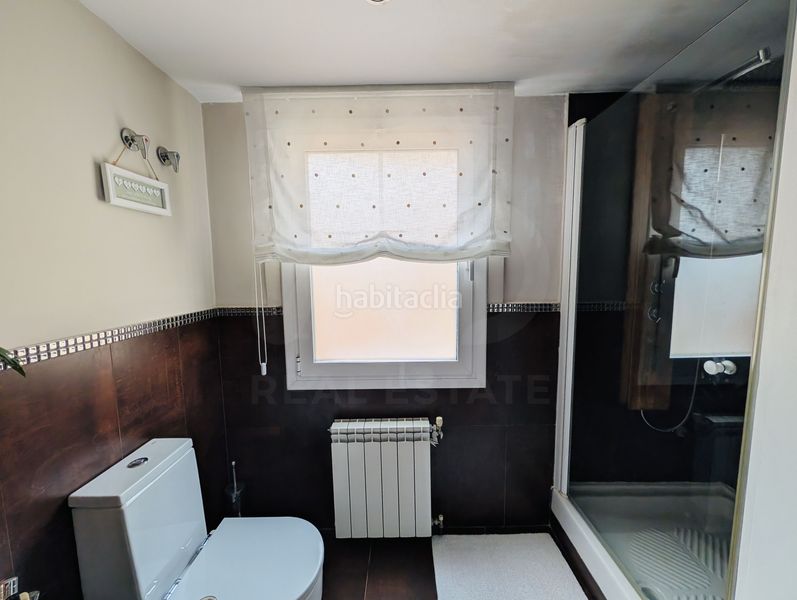 Foto e42fa2b5-7a1f-417a-a165-f4579d409e67. Casa aparellada amb calefacció piscina a Los Lagos Moralzarzal