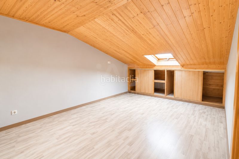 Foto d89be4cd-bdf8-429f-b79f-5a5b4192053e. Pis amb calefacció a A Malata - Catabois - Ciudad Jardín Ferrol