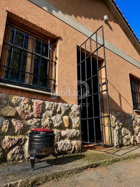 Foto e23a2641-f59d-4926-bdda-055a0ca12dc3. Casa amb calefacció a Valdevimbre