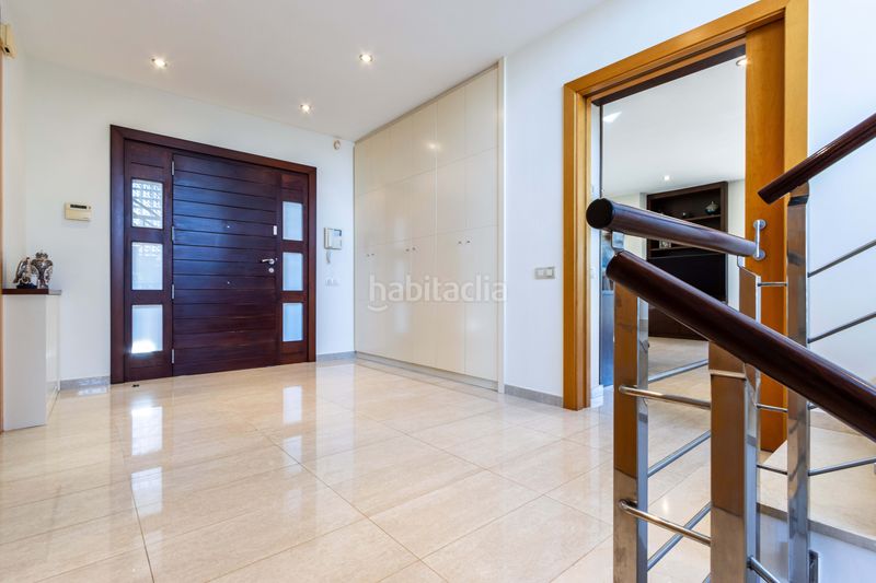Foto 50ee8799-9248-4eaa-8bf3-f5bfef6179c0. Casa amb calefacció aparcament piscina a Can Parellada Terrassa