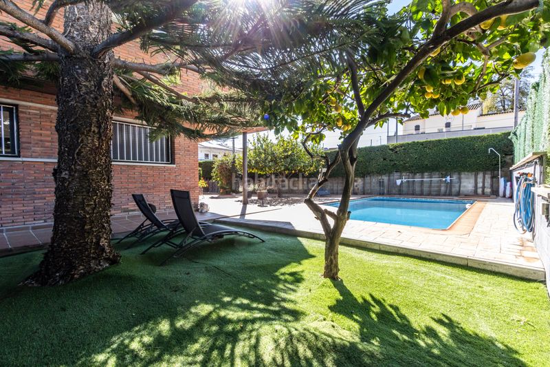 Foto 97f8565f-df69-4faf-8b61-e49c1362208a. Casa amb calefacció aparcament piscina a Can Parellada Terrassa