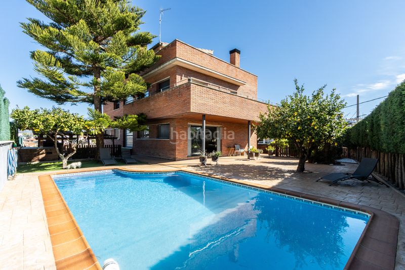 Foto c6d0d517-bd60-4eab-842c-17d9d2068b06. Casa amb calefacció aparcament piscina a Can Parellada Terrassa