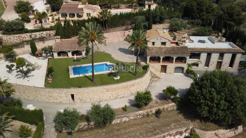 Foto d50ea7cb-3b2d-47e1-9051-e9d84e57c3a2. Casa amb calefacció aparcament piscina a Benissa pueblo Benissa