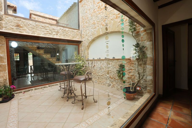 Foto f1c1aab3-d51f-4bb3-8d19-3790c0dbb90c. Casa amb calefacció aparcament piscina a Benissa pueblo Benissa