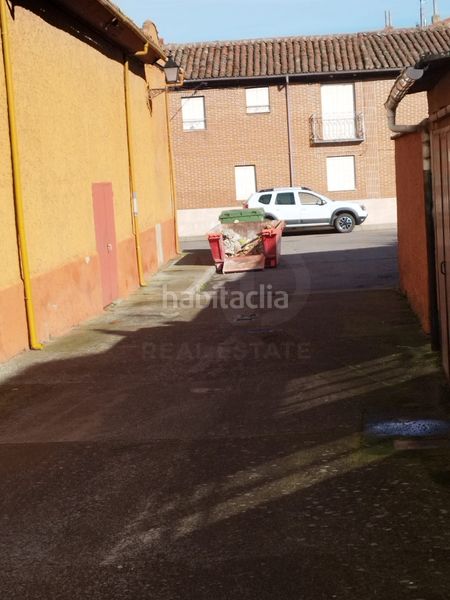 Foto ac8cc29a-71d0-43e9-98ea-088ceb41f44d. Edificio en Mansilla de las Mulas