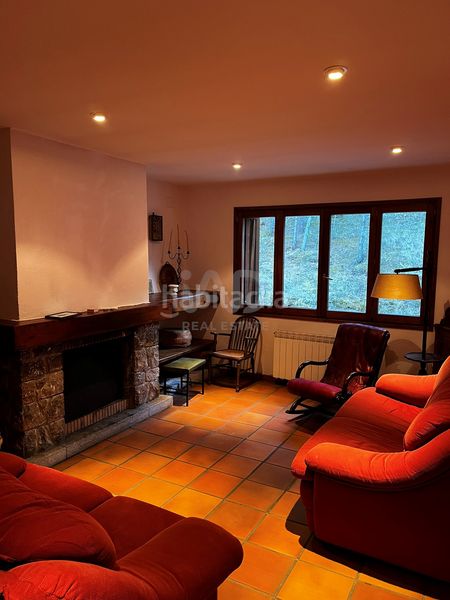 Foto b9ee4d49-1637-4df8-8262-60ca4c4a95c9. Casa amb calefacció aparcament a Saldes