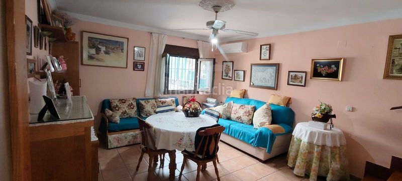 Foto 186db9b3-8675-4c8b-883b-043b08e9fba9. Casa aparellada amb calefacció a Écija
