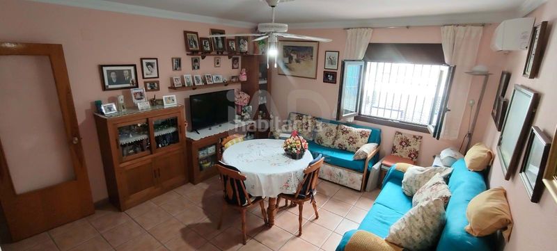 Foto 1d39288a-315a-41a9-8deb-901e912ebc94. Casa aparellada amb calefacció a Écija