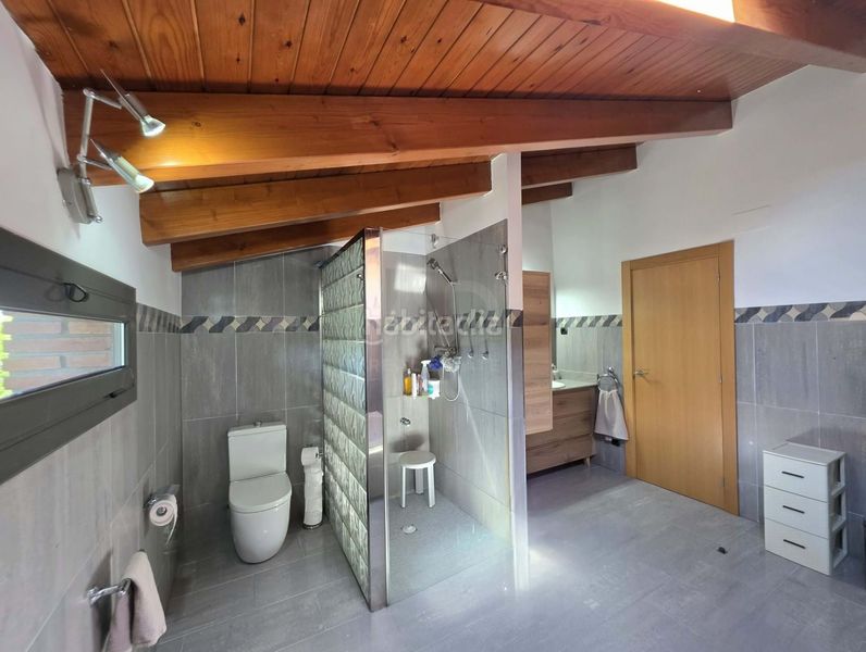 Foto 821e116c-e733-4a75-b815-21df1667fa65. Casa amb calefacció piscina a Begues