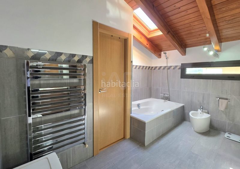 Foto c68fbdd6-2071-49ef-8c3d-56f56c5cdf1e. Casa amb calefacció piscina a Begues