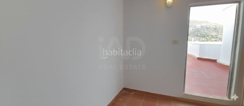 Foto b33d970c-61a9-4284-9dcd-4819f660a984. Àtic amb calefacció aparcament a Xaló