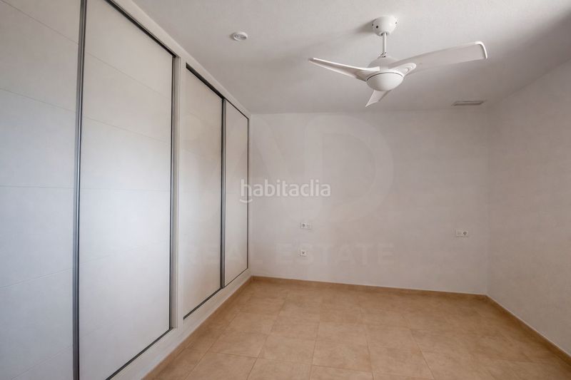 Foto 110a434d-7e78-4020-b8f9-ccc3a722ad7e. Casa amb calefacció aparcament piscina a Las Bayas Elche / Elx