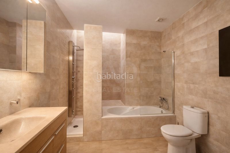 Foto 1c3ed973-fde1-42a1-afd5-b656c31a85c6. Casa amb calefacció aparcament piscina a Las Bayas Elche / Elx
