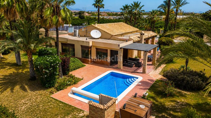 Foto 9b34d36e-1c9a-45de-9bfa-d1ac24e5a686. Casa amb calefacció aparcament piscina a Las Bayas Elche / Elx