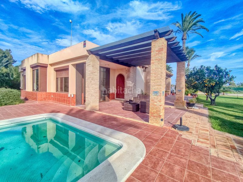 Foto d8d22c3a-8e48-41c7-a0ae-1648469e9f53. Casa amb calefacció aparcament piscina a Las Bayas Elche / Elx