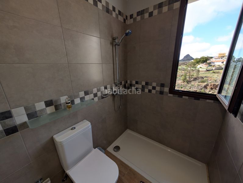Foto f6e56f77-ff61-4e30-ad02-5ad793819a42. Xalet amb aparcament a Vilaflor