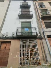 Building in Graus