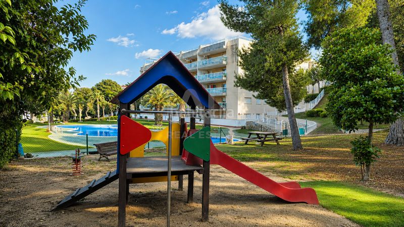 Foto 56d0bc76-96ec-4810-a00b-0d0b95e2a27f. Pis amb calefacció piscina a pla de maset - cap de Salou Salou