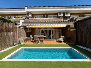 Casa aparellada a Ametllareda