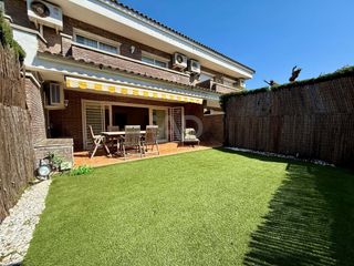 Casa aparellada a Ametllareda