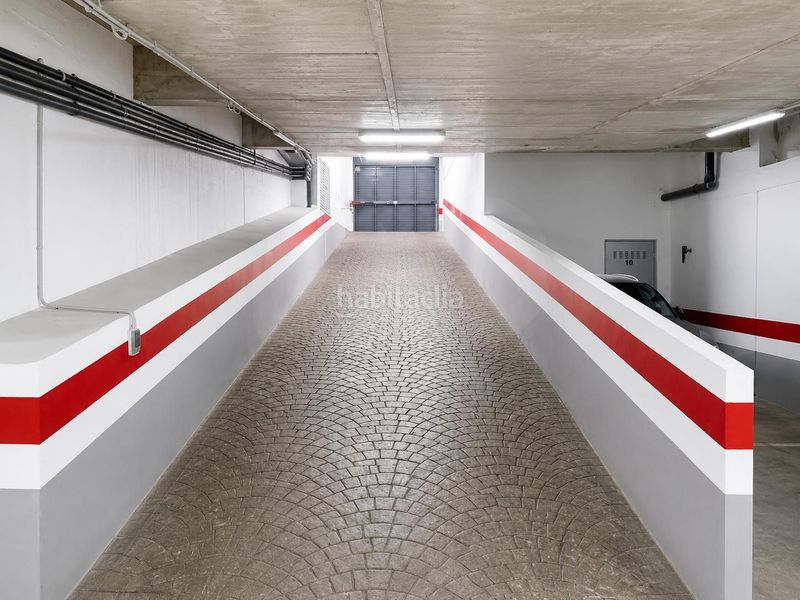 Foto adae5da7-1cf1-4d53-8739-7a46f3448038. Àtic amb calefacció aparcament piscina a Cruz Roja Sevilla