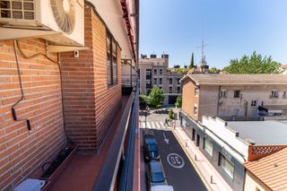 Location Appartement  Calle ramon y cajal 14 14