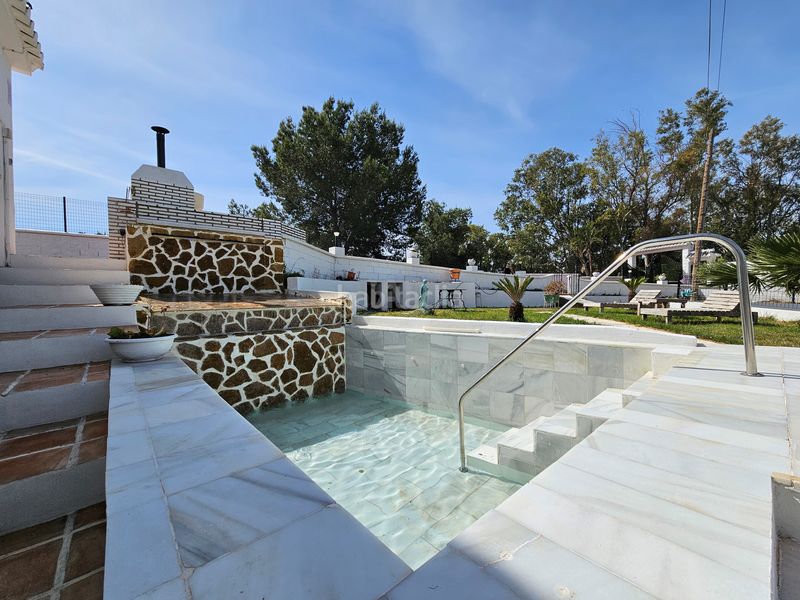 Foto bebfde3b-10f1-4e19-91cf-1983b00a291e. Casa amb aparcament piscina a Velilla - Velilla Taramay Almuñécar