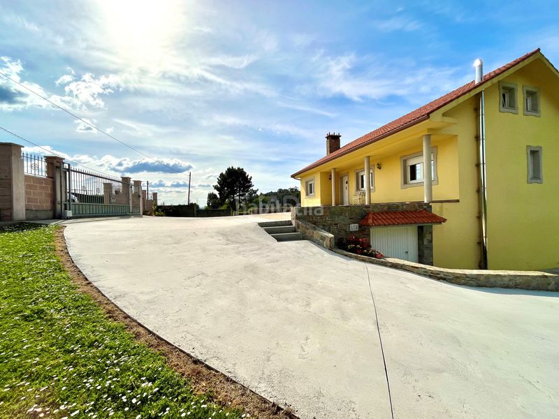 Foto a667a1ad-7dd2-4c38-b11b-90ae5d541710. Casa amb calefacció aparcament a Coirós
