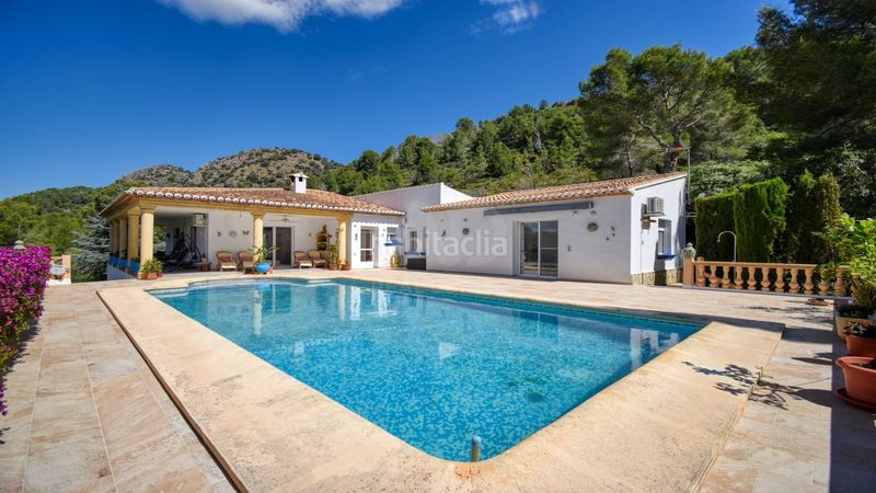 Foto b6aa8629-0660-48ca-8262-748700e88ad2. Xalet amb calefacció aparcament piscina a Centro Pedreguer