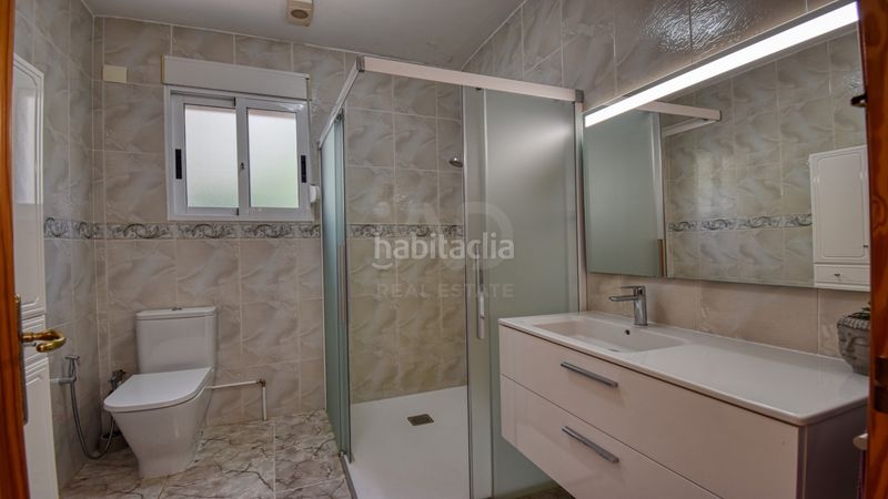 Foto e5c45ed3-88cf-4174-b706-3c85a7ed8dc2. Xalet amb calefacció aparcament piscina a Centro Pedreguer