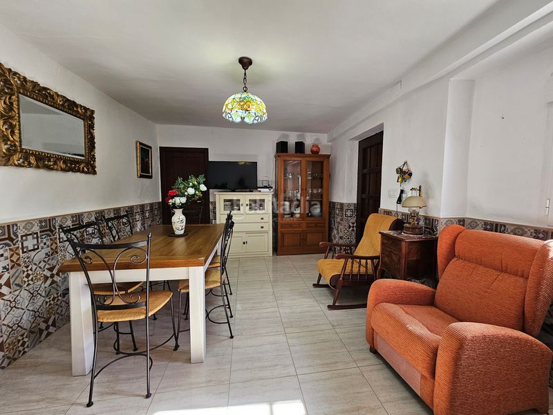 Foto cf2c2280-a5b9-414d-90e9-eebcaf704c20. Casa a Montefrío