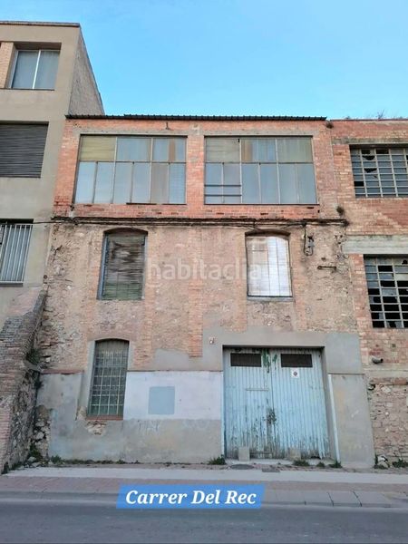 Foto d544e567-585f-4e5b-9c20-42701b3177d4. Edifici a Centre Igualada