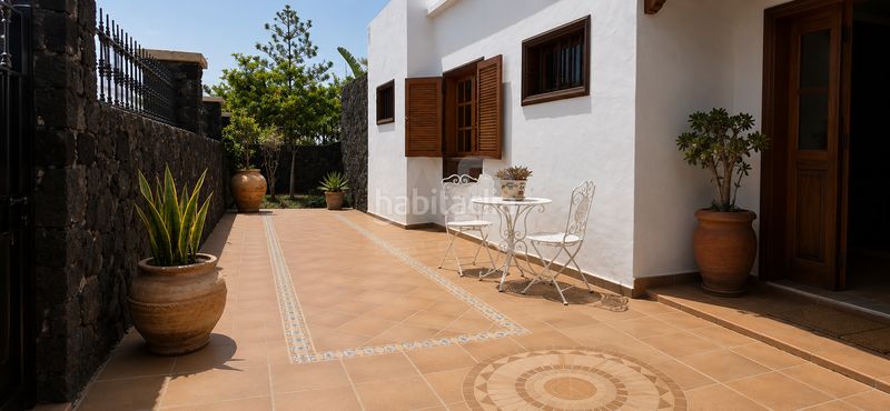 Foto 7dfbaa01-6e35-4756-b23a-26b2168428a7. Xalet amb aparcament piscina a El Cable Arrecife