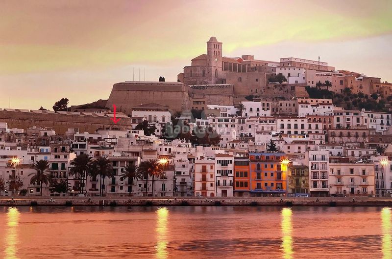 Foto 0e965ee9-8fef-428c-97c3-fa0d7bbce9f7. Casa en Dalt Vila-La Marina Ibiza