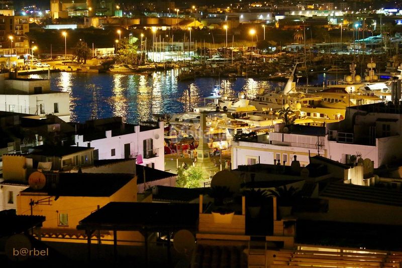 Foto 2abed210-8daf-43ad-8d87-4ffb0de4c2c2. Casa en Dalt Vila-La Marina Ibiza
