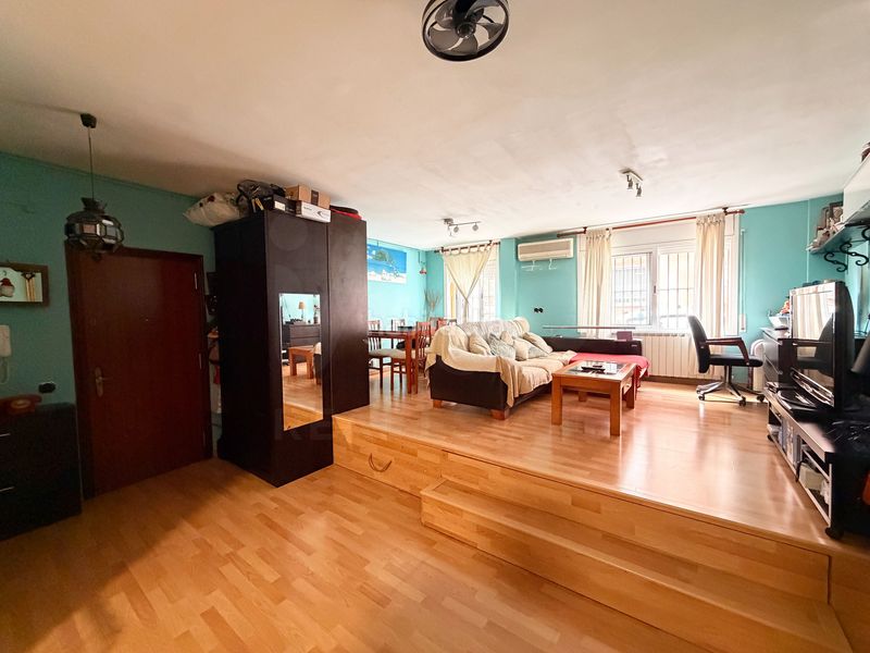 Foto 1f85b9ab-9af8-4b4b-9174-72356a916cd0. Estudio en Vallirana