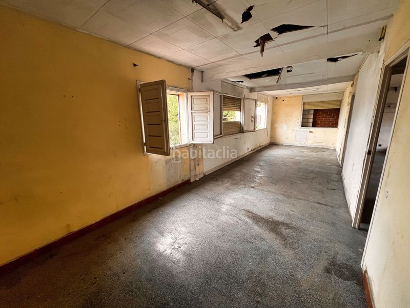 Foto bb3f8a32-8a22-41a4-9896-a83d91490f8c. Edificio en Sant Vicenç dels Horts