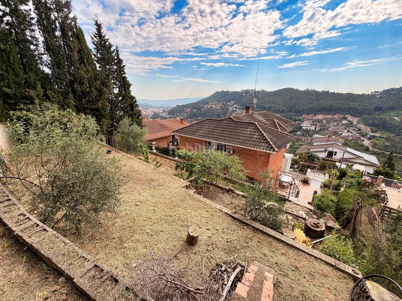 Foto a5003178-5179-4256-9013-1eabed2c0e6b. Casa amb calefacció aparcament piscina a Vallirana