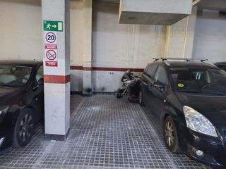 Posto auto in Calle de Embajadores