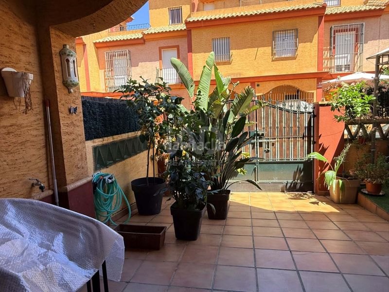 Foto 37f8326e-71f5-49be-b9d8-4583ab5d2491. Casa aparellada amb calefacció piscina a Lepe