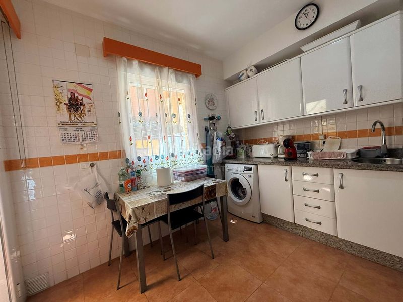 Foto 769891e3-5e96-4254-98d6-1ba763722521. Casa aparellada amb calefacció piscina a Lepe